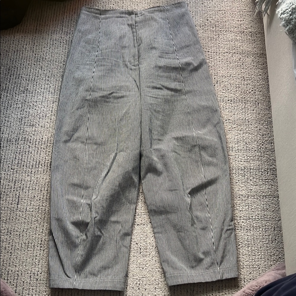 Women’s Striped High-Waisted Pants